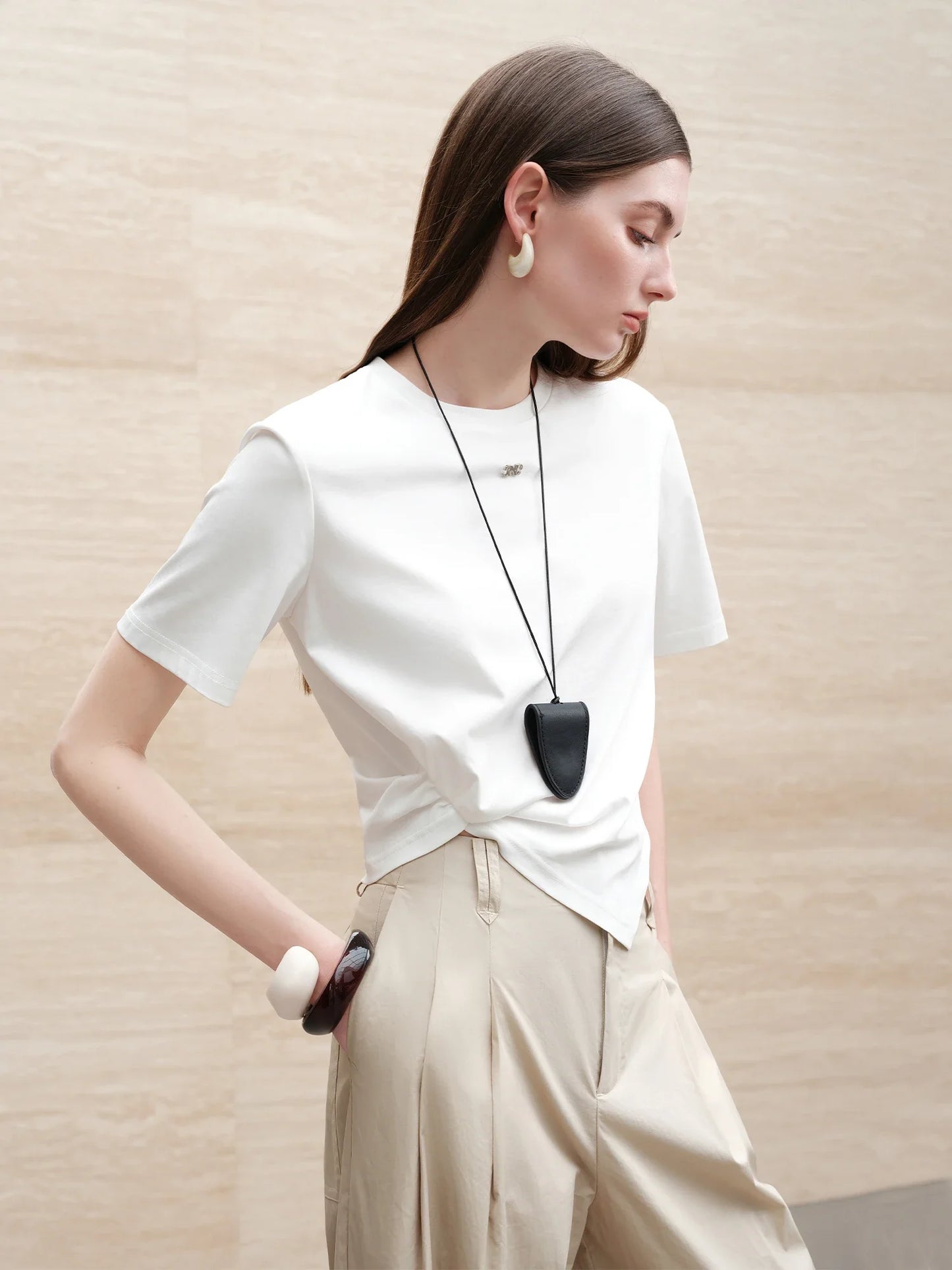 Saviig Short-sleeved Twisted Pleated T-shirt: Design-inspired Asymmetric Solid Color for Women